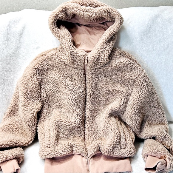 NWOT Women’s Fabletics Nude color full zip Sherpa Jacket size XS - Picture 3 of 7